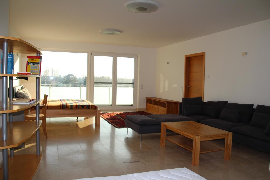 Danube Apartment With City View Vienna Room photo