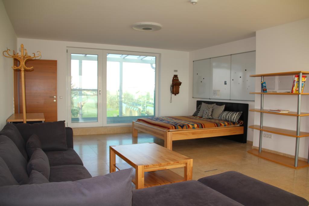 Danube Apartment With City View Vienna Room photo