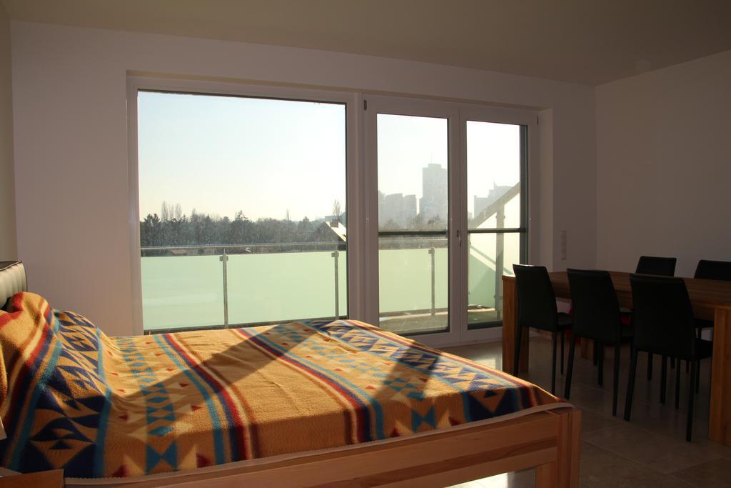 Danube Apartment With City View Vienna Room photo